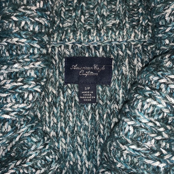 American Eagle Sweater - Picture 3 of 3